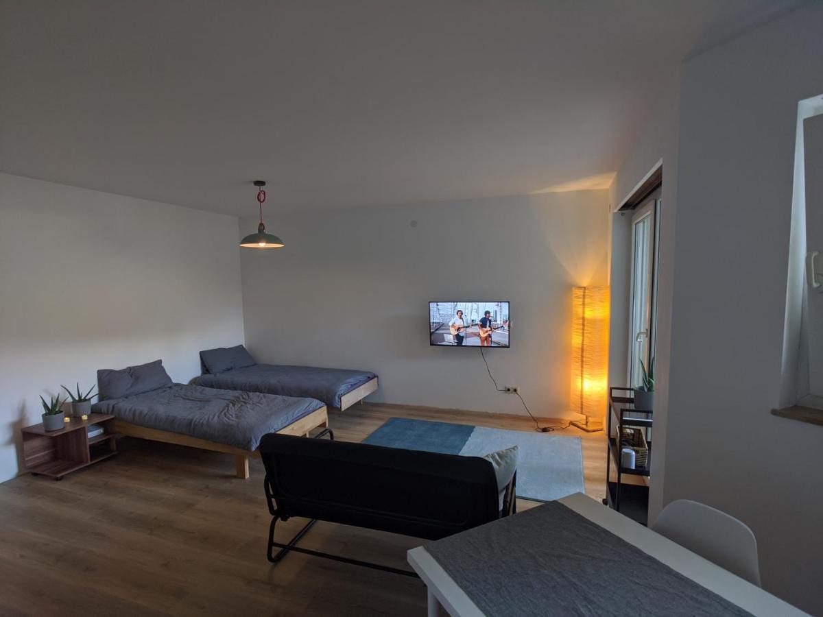 Ideales Messe Appartment 15Min Fahrtweg Кирххайм-унтер-Тек Экстерьер фото